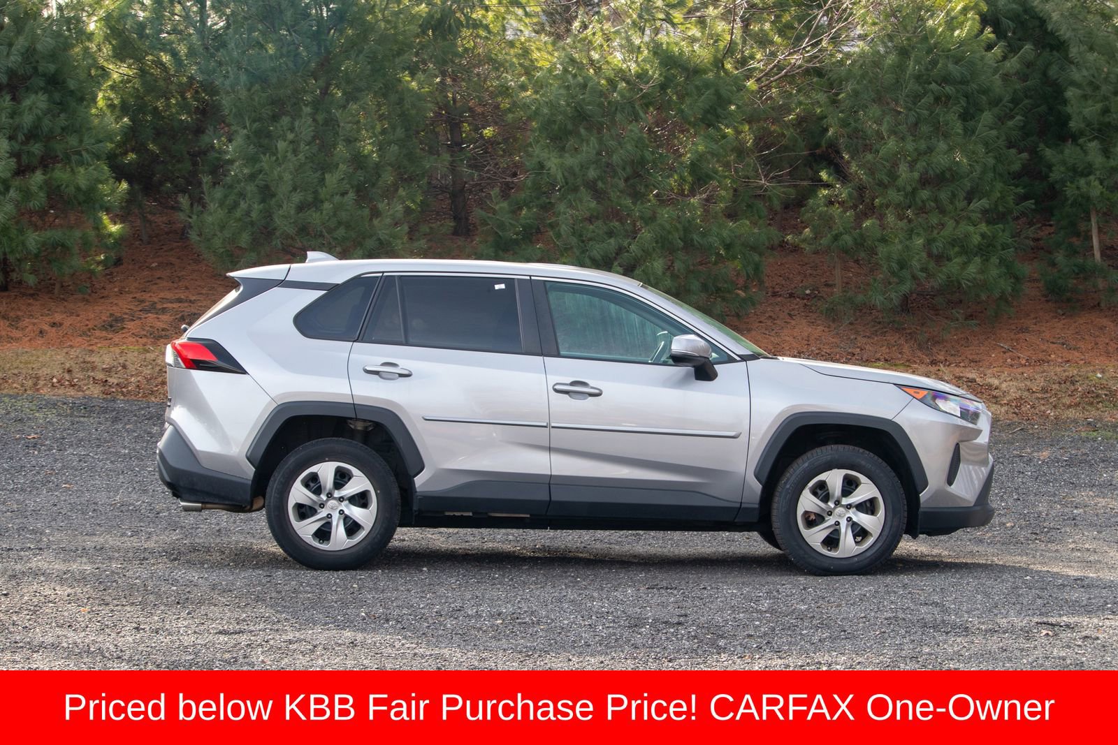Used 2022 Toyota RAV4 LE image 10