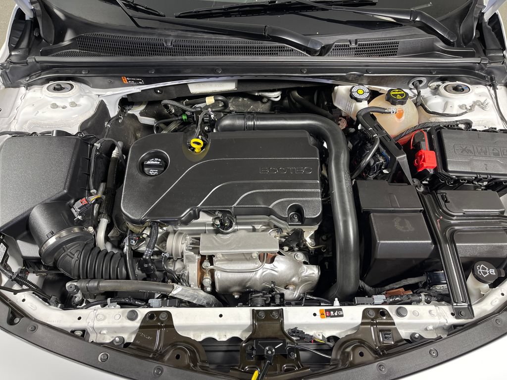 Used 2024 Chevrolet Malibu LT FWD image 9