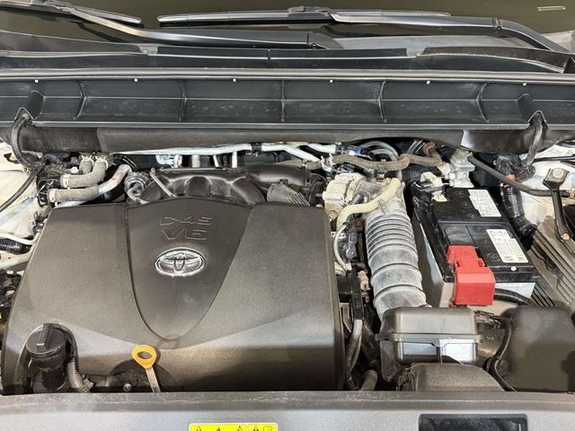 Used 2021 Toyota Highlander XLE AWD/4WD image 17