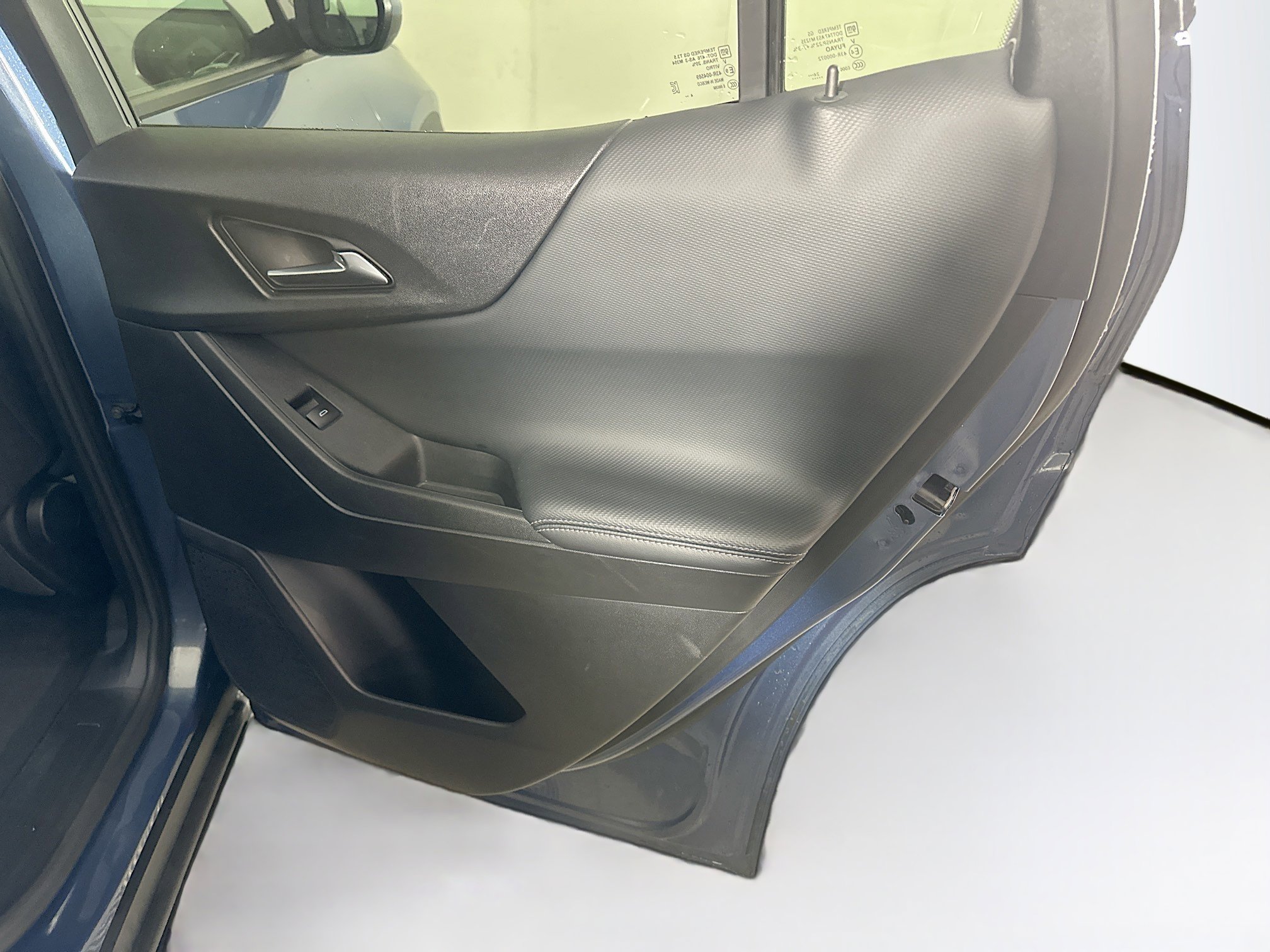 Used 2025 Chevrolet Equinox LT image 29