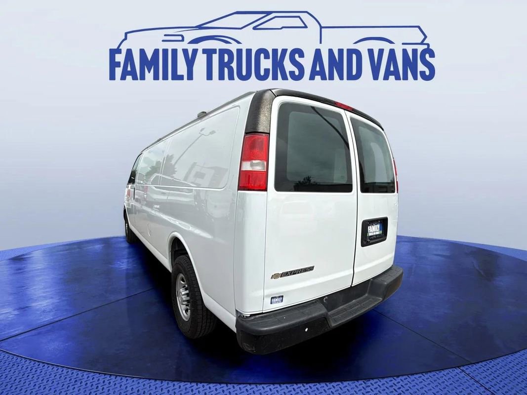 Used 2021 Chevrolet Express 2500 Extended w/ Driver Convenience Package RWD image 3