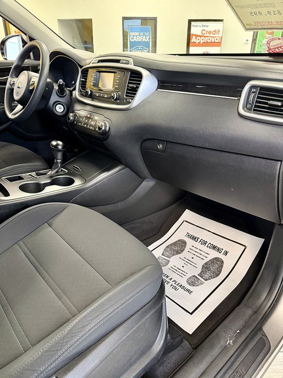 Used 2018 Kia Sorento L FWD image 12