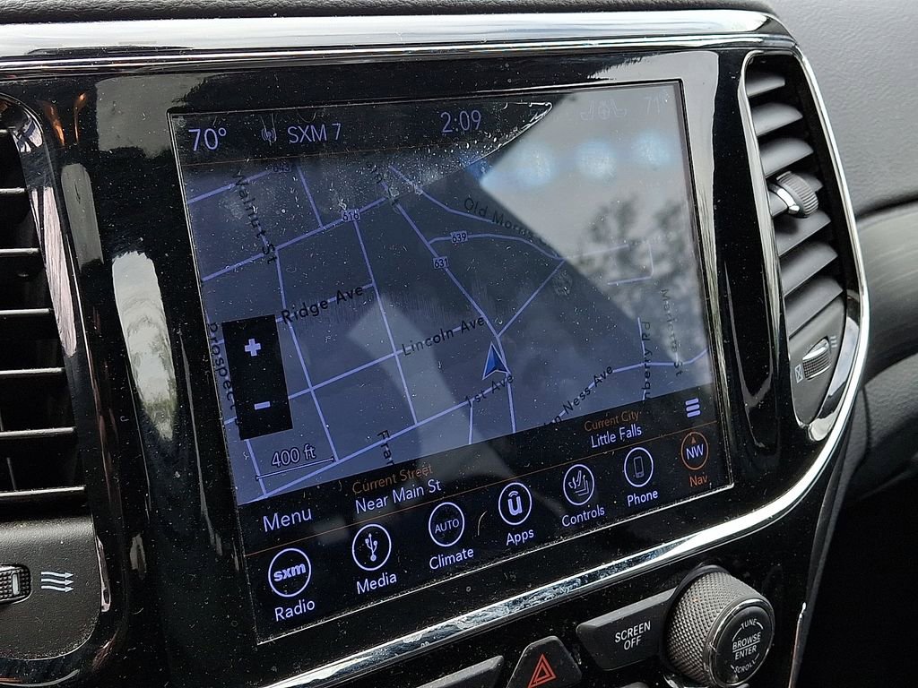 Used 2019 Jeep Grand Cherokee Altitude image 17