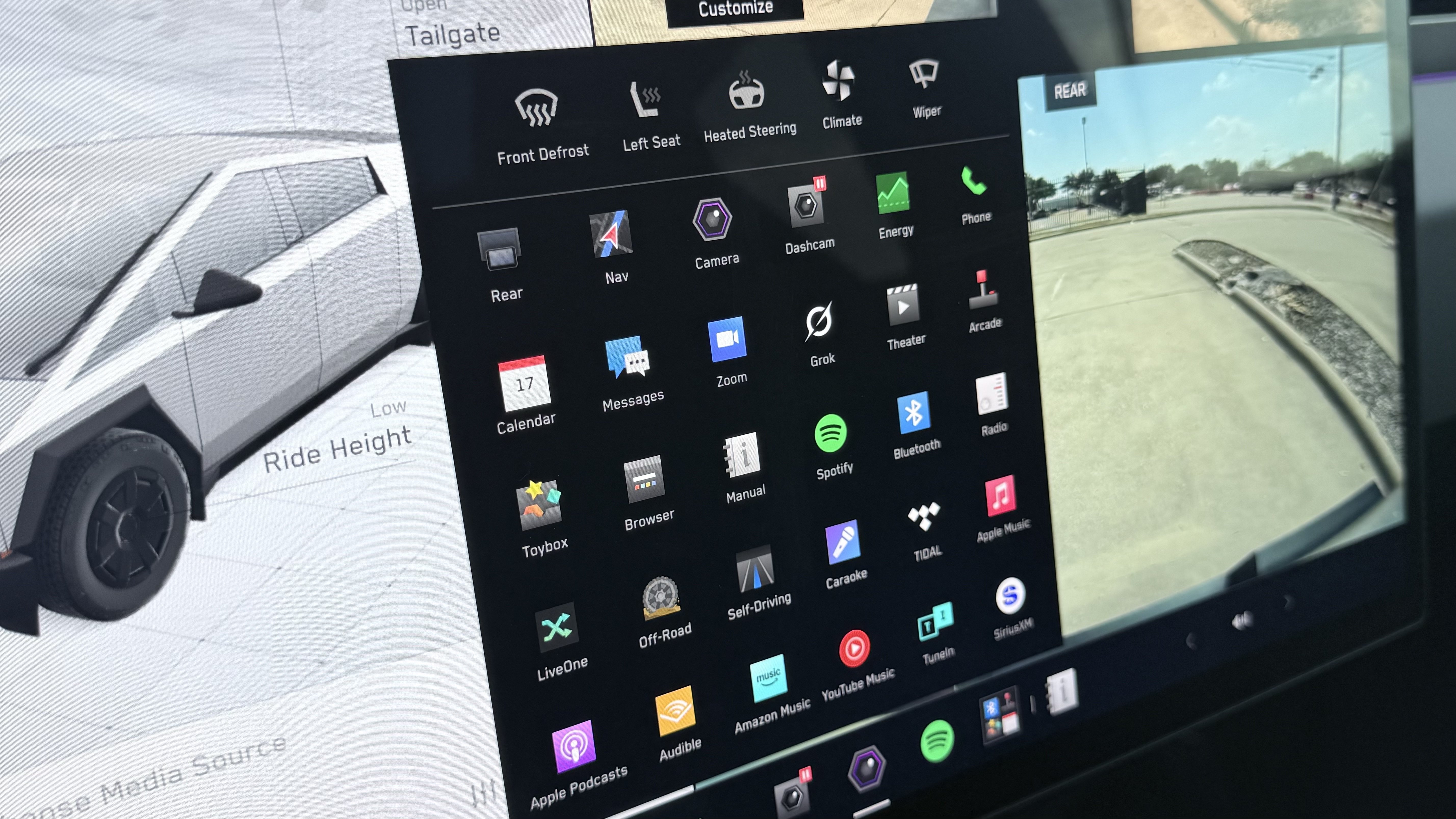 Used 2025 Tesla Cybertruck AWD Crew Cab image 69