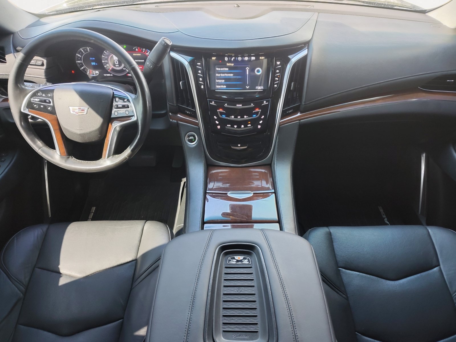 Used 2018 Cadillac Escalade Luxury w/ LPO, Radiant Package RWD image 3