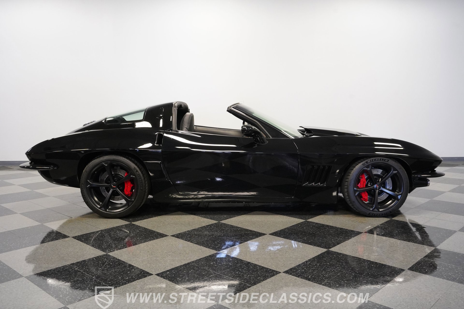 Used 2010 Chevrolet Corvette Grand Sport w/ Preferred Equipment Group image 15