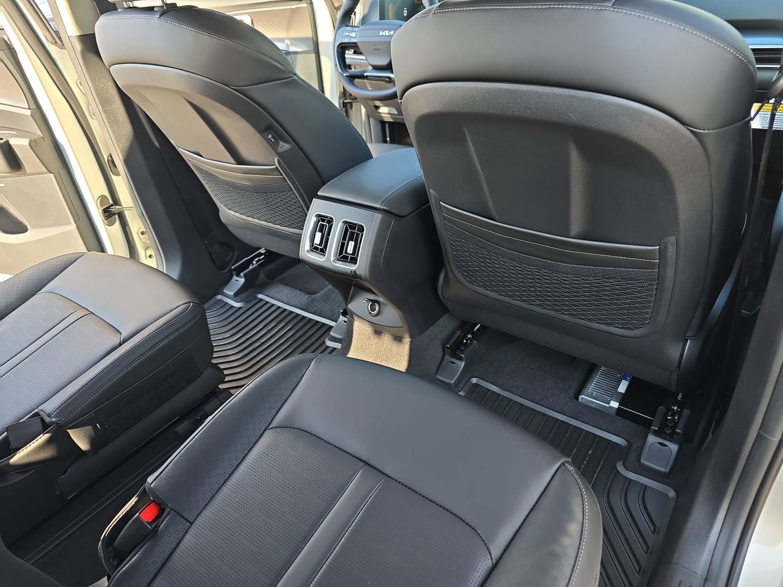 New 2026 Kia Sorento EX w/ EX Premium Package FWD image 12