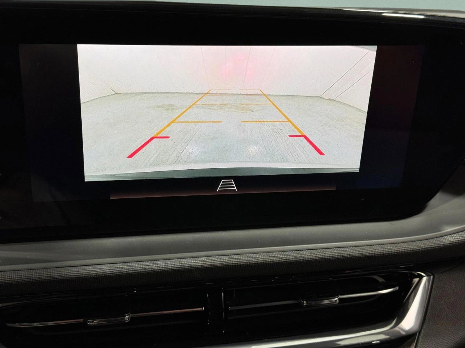 Used 2024 Buick Envista Sport Touring w/ Convenience I Package image 32