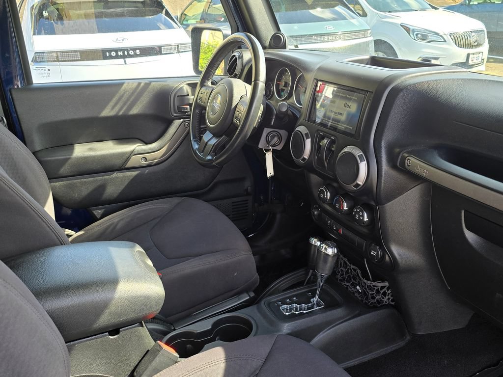 Used 2013 Jeep Wrangler Sport AWD/4WD image 11
