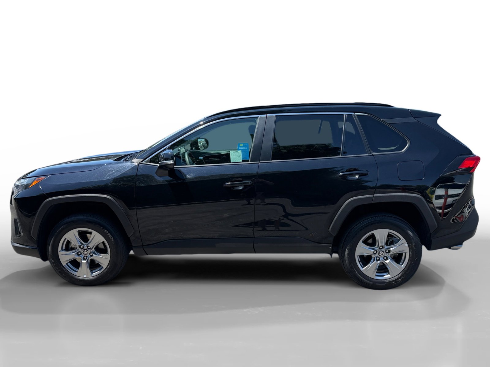 Used 2024 Toyota RAV4 XLE FWD image 2