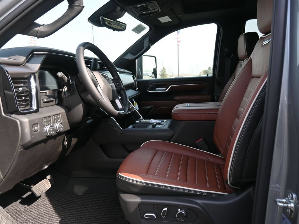 New 2026 GMC Sierra 3500 Denali Ultimate AWD/4WD image 16