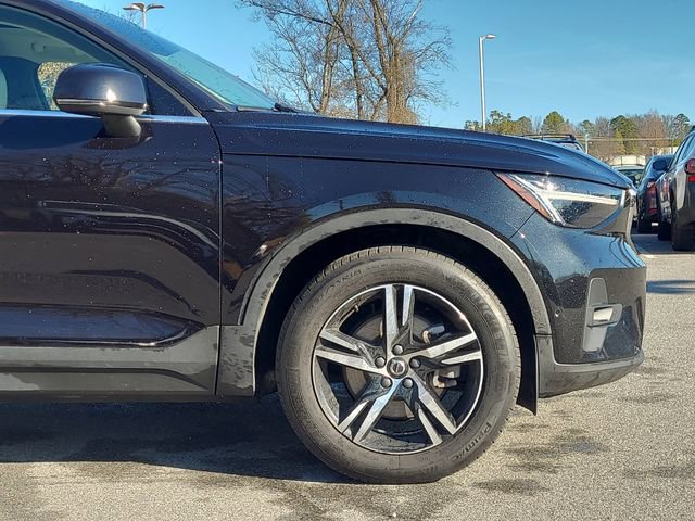 Used 2023 Volvo XC40 B5 Plus image 9