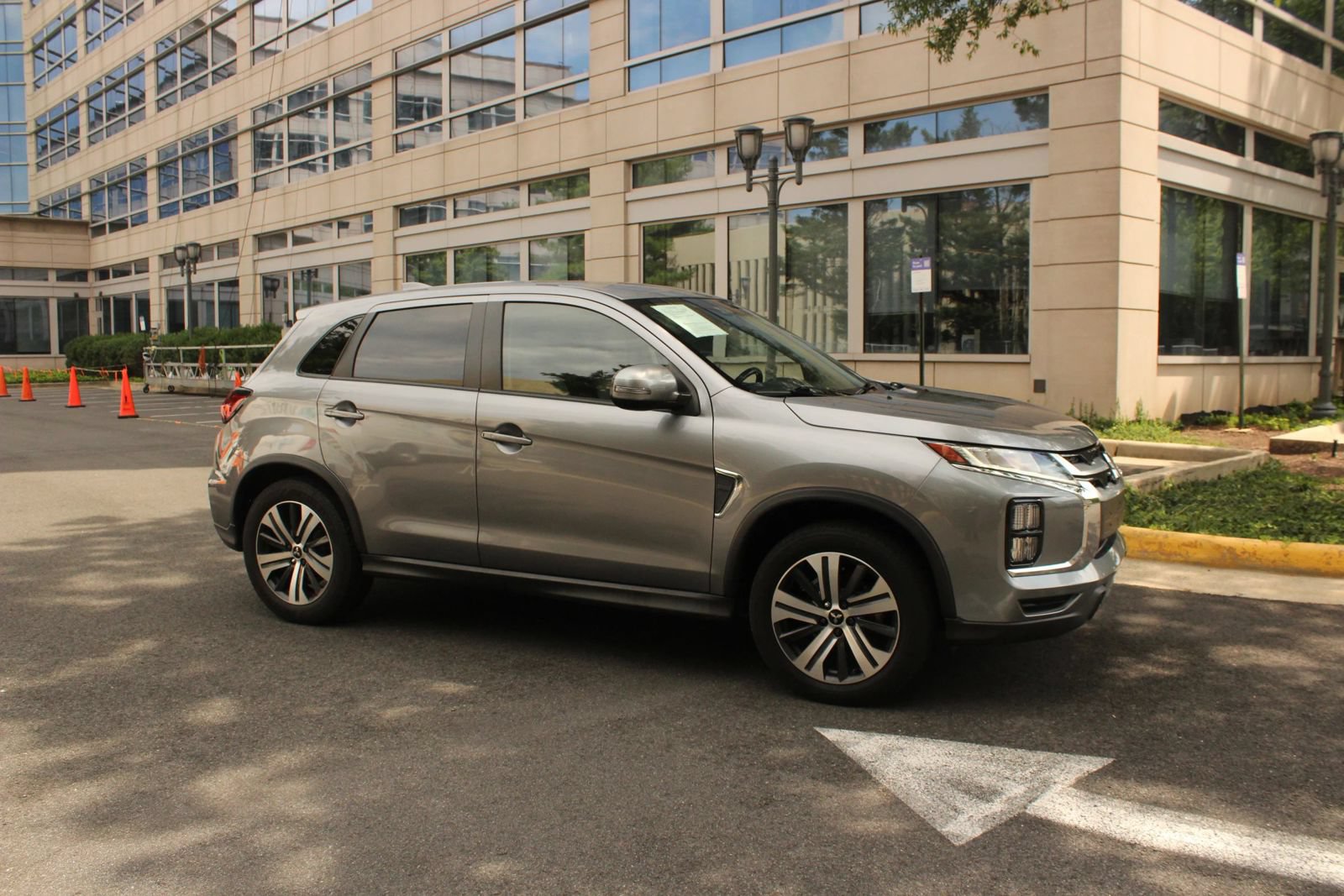 Used 2022 Mitsubishi Outlander Sport SE FWD image 2