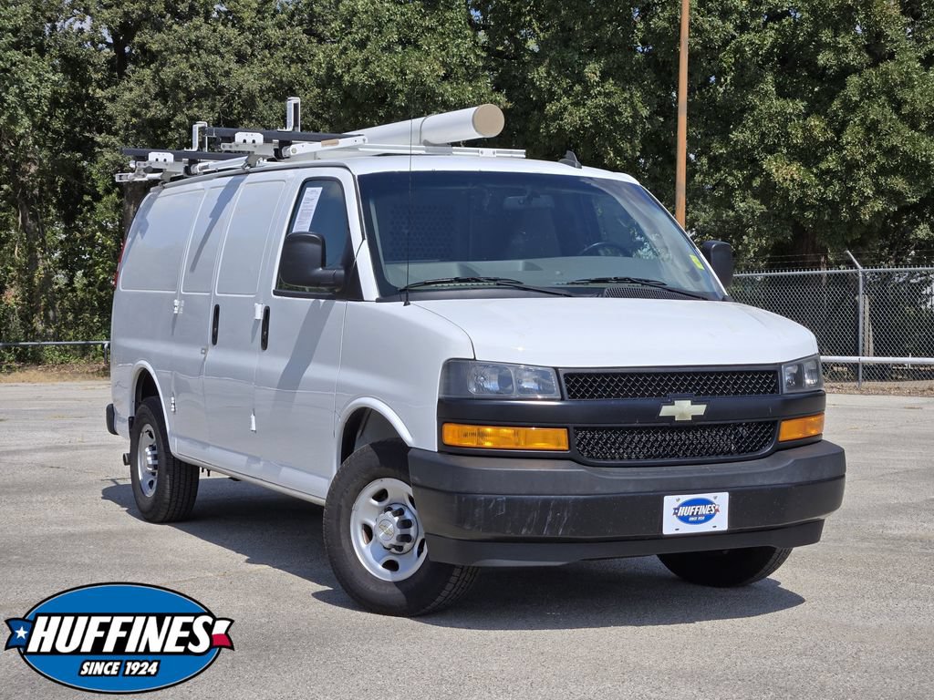 Used 2021 Chevrolet Express 2500 w/ Driver Convenience Package RWD image 1