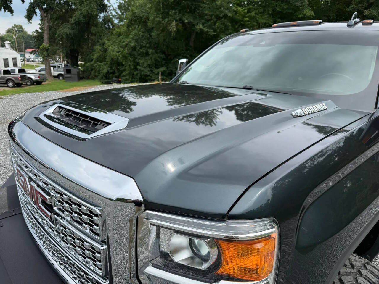 Used 2019 GMC Sierra 2500 Denali w/ Duramax Plus Package AWD/4WD image 4