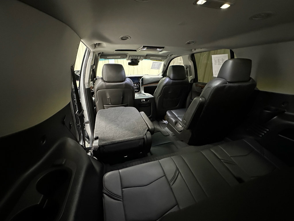 Used 2020 Cadillac Escalade Luxury image 26