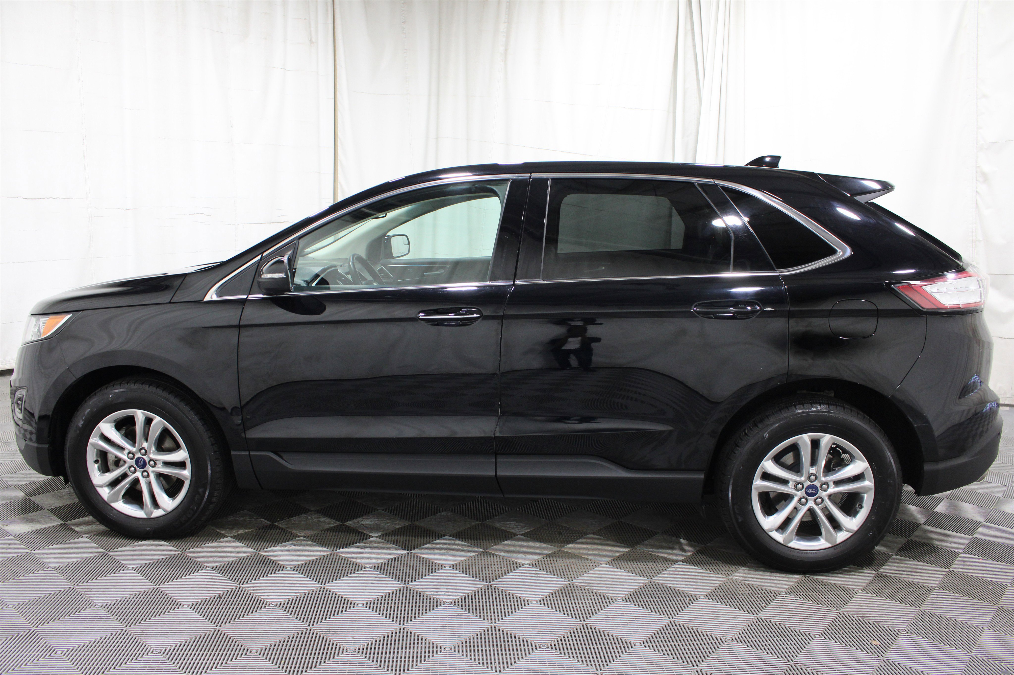 Used 2017 Ford Edge SEL w/ Equipment Group 201A FWD image 33