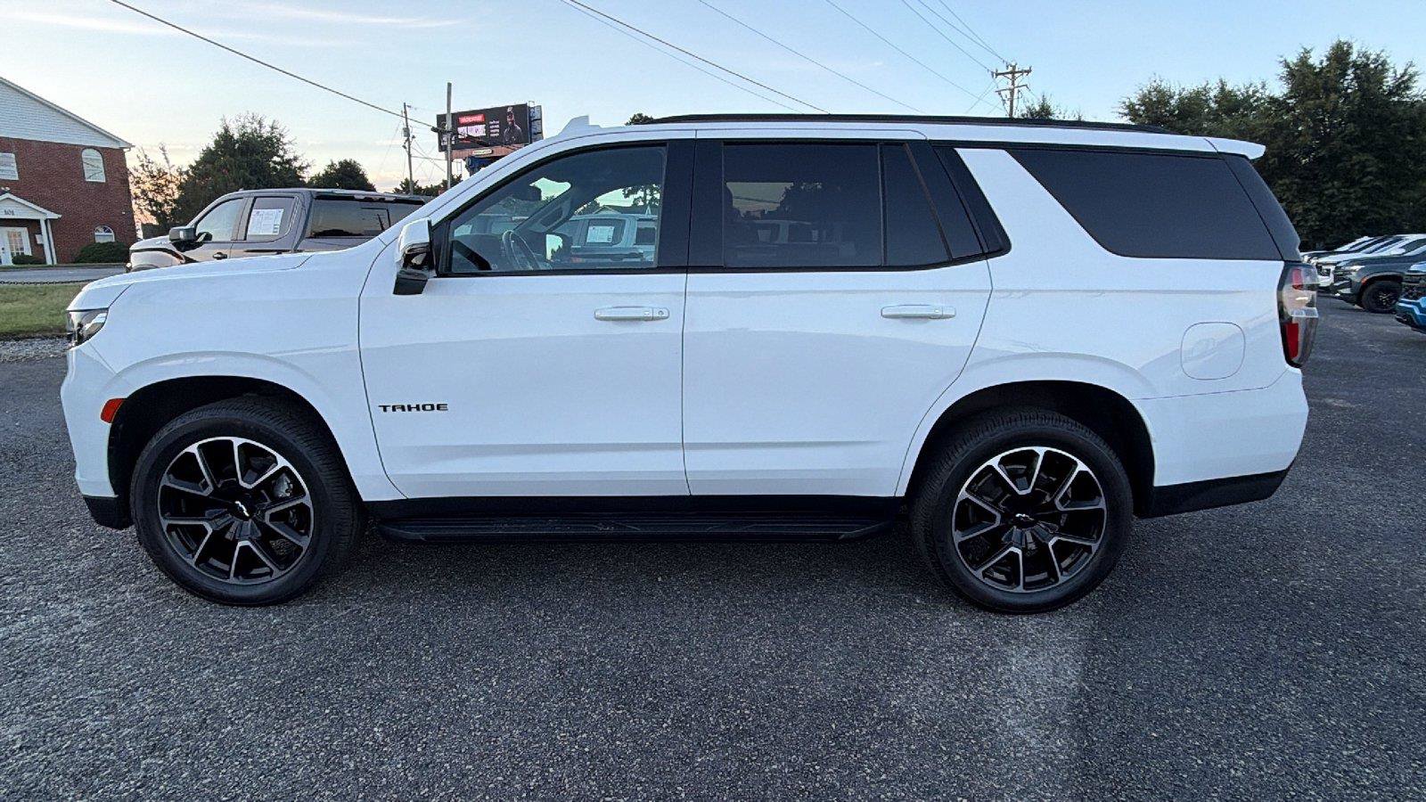 Used 2021 Chevrolet Tahoe RST w/ Luxury Package RWD image 12