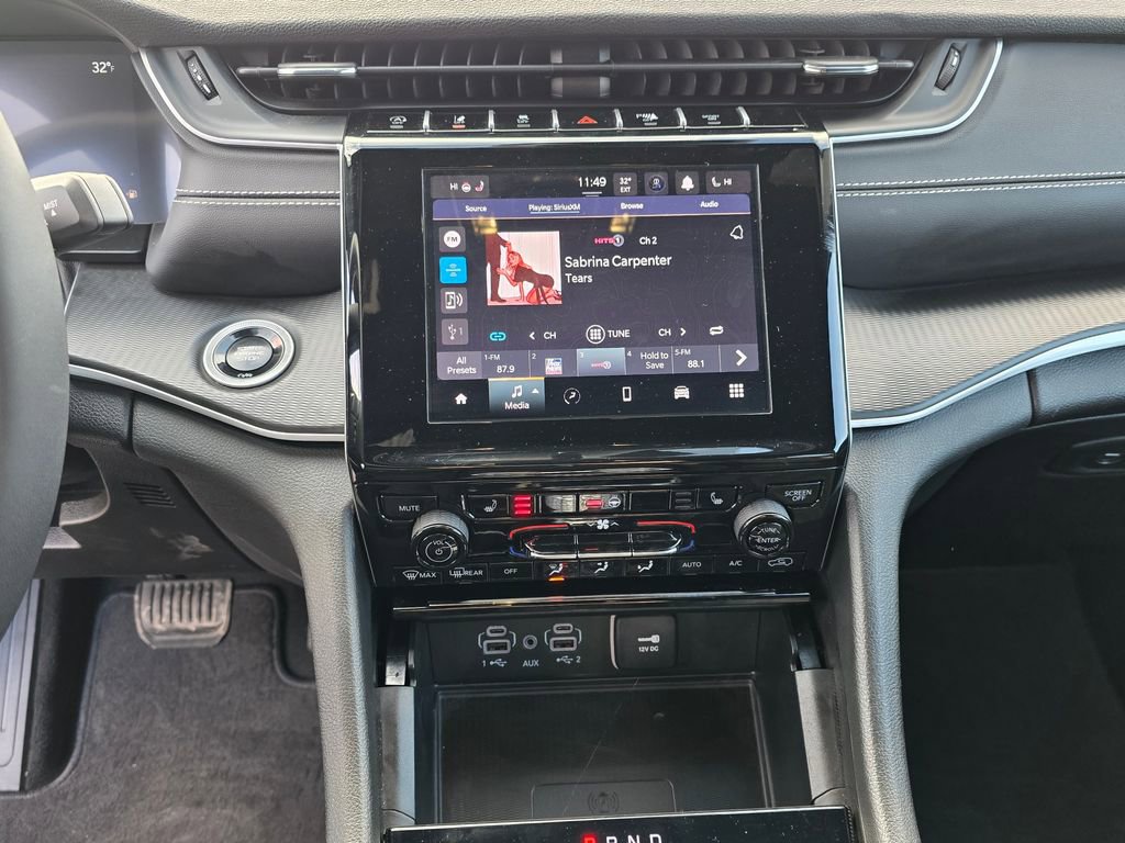 Used 2024 Jeep Grand Cherokee L Altitude image 19