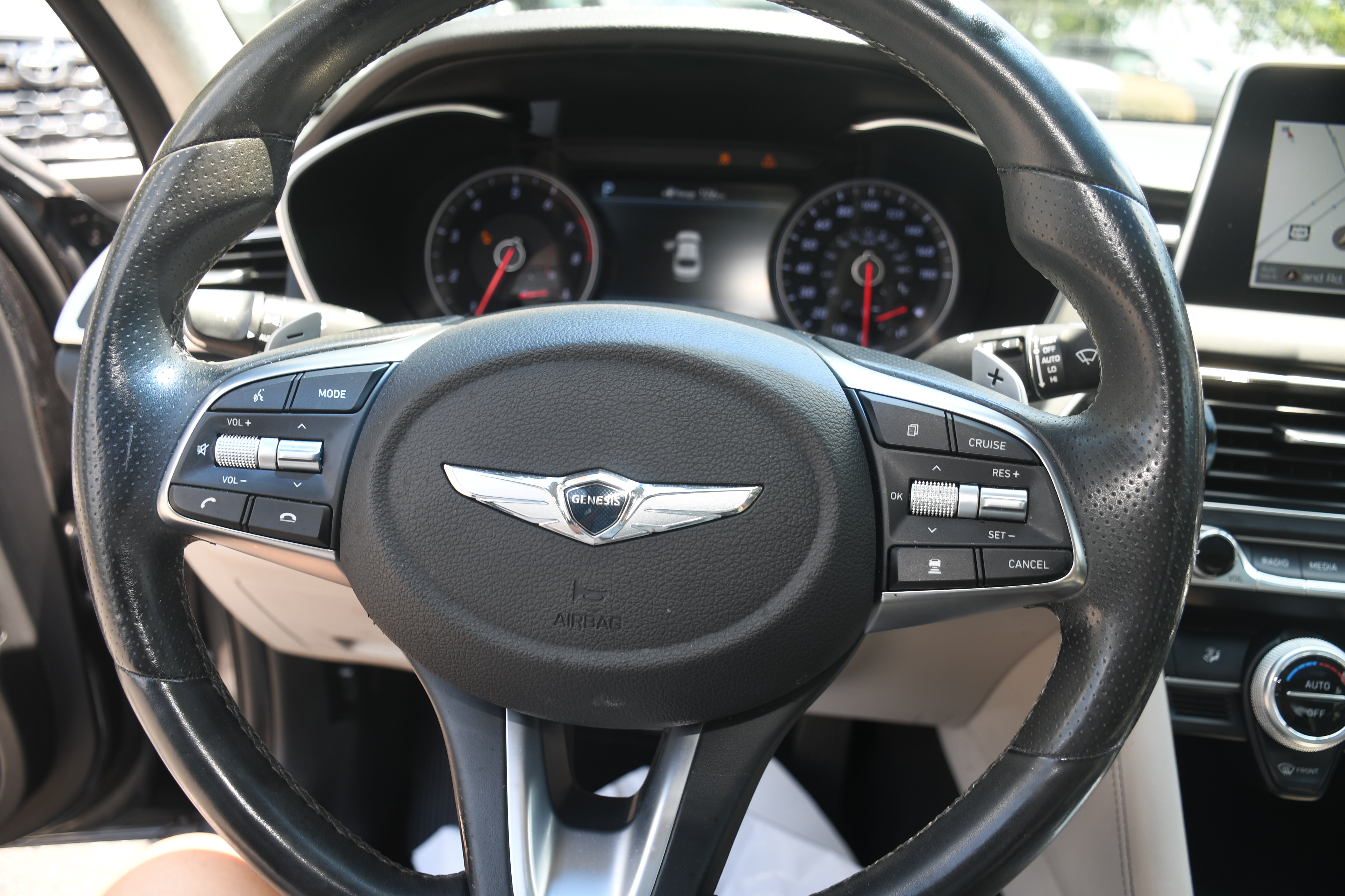 Used 2019 Genesis G70 2.0T Advanced w/ Dynamic Package RWD image 14