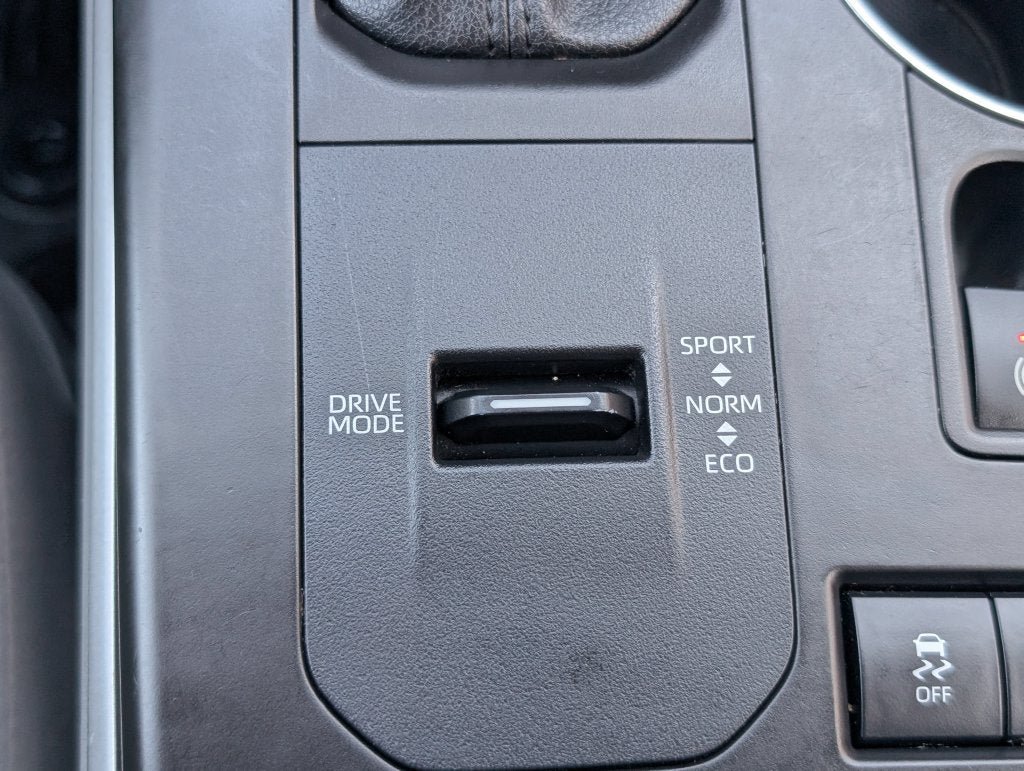 Certified 2022 Toyota Highlander XLE AWD/4WD image 22