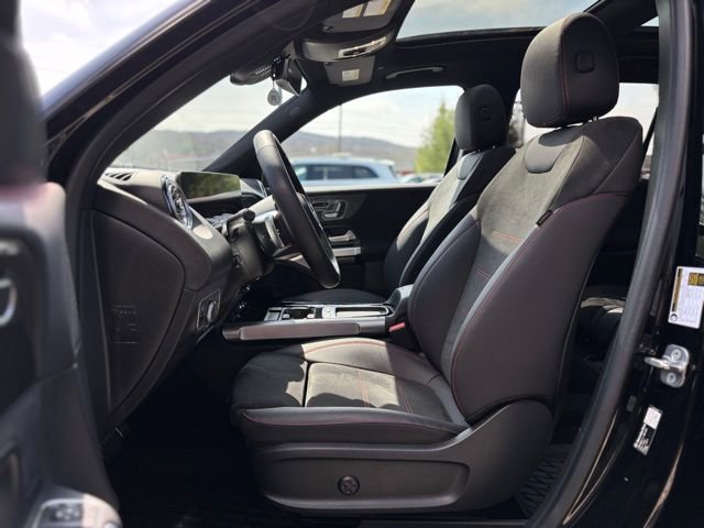 Used 2026 Mercedes-Benz GLB 250 4MATIC image 15