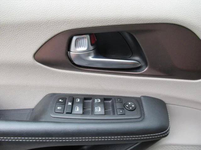 Certified 2023 Chrysler Voyager LX FWD image 19