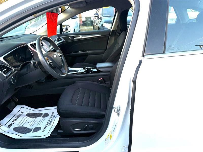 Used 2014 Ford Fusion SE image 11