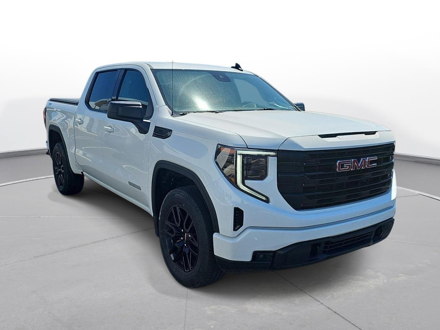 Used 2024 GMC Sierra 1500 Elevation AWD/4WD image 4