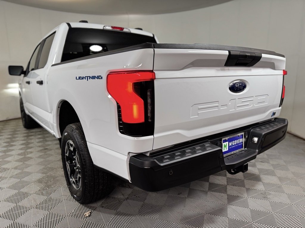 Used 2022 Ford F150 Lightning Pro image 4