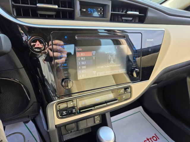 Used 2017 Toyota Corolla LE w/ Carpet Mat Package (TMS) FWD image 25