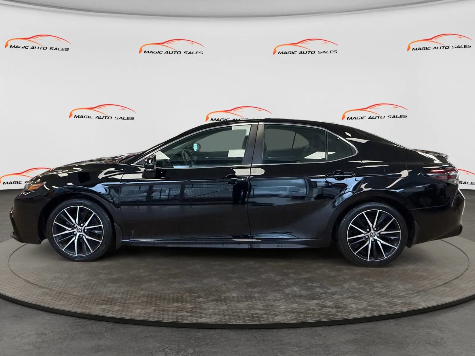 Used 2023 Toyota Camry SE w/ Blackout Package (TMS) AWD/4WD image 7