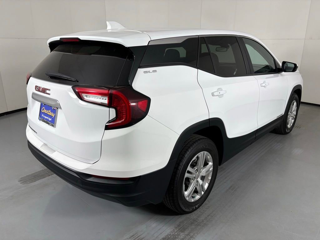 Used 2024 GMC Terrain SLE FWD image 8