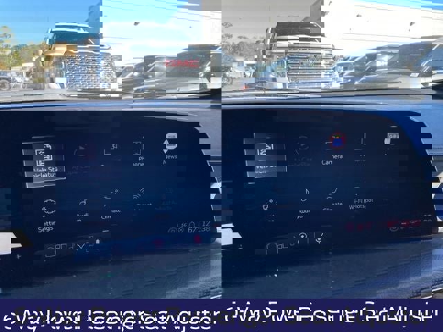 Used 2025 Cadillac XT4 Sport image 13