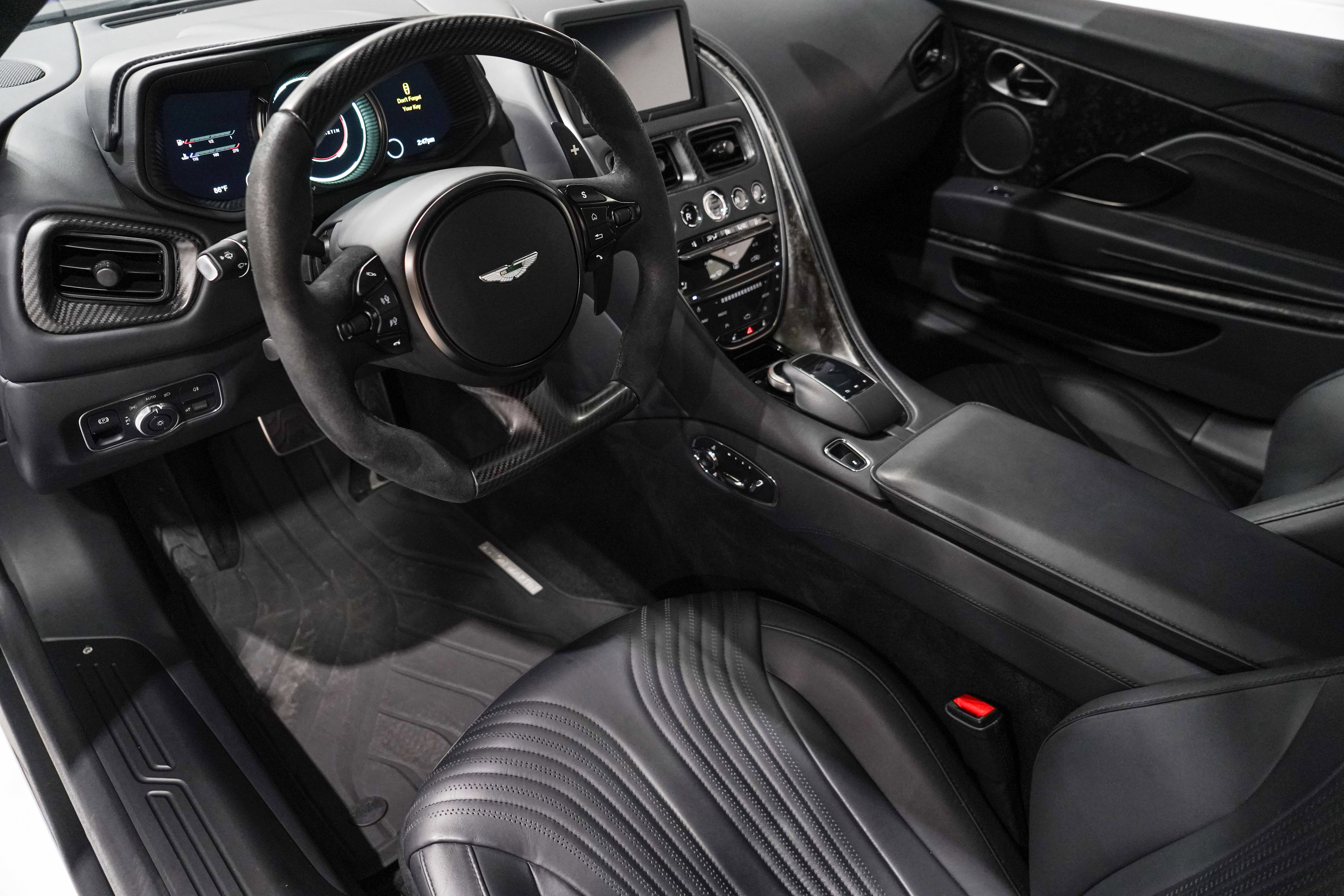 Used 2023 Aston Martin DB11 V12 RWD image 2
