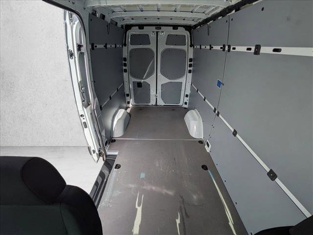 Used 2024 Mercedes-Benz Sprinter 2500 image 19