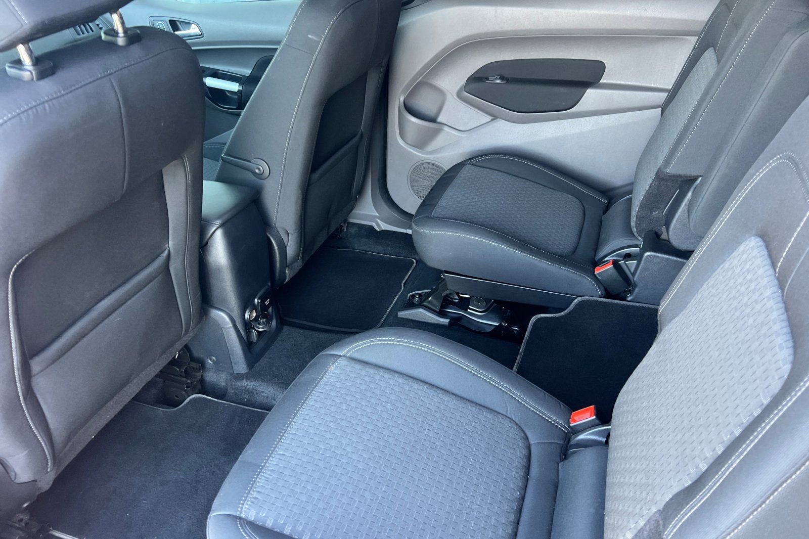 Used 2020 Ford Transit Connect XLT FWD image 12
