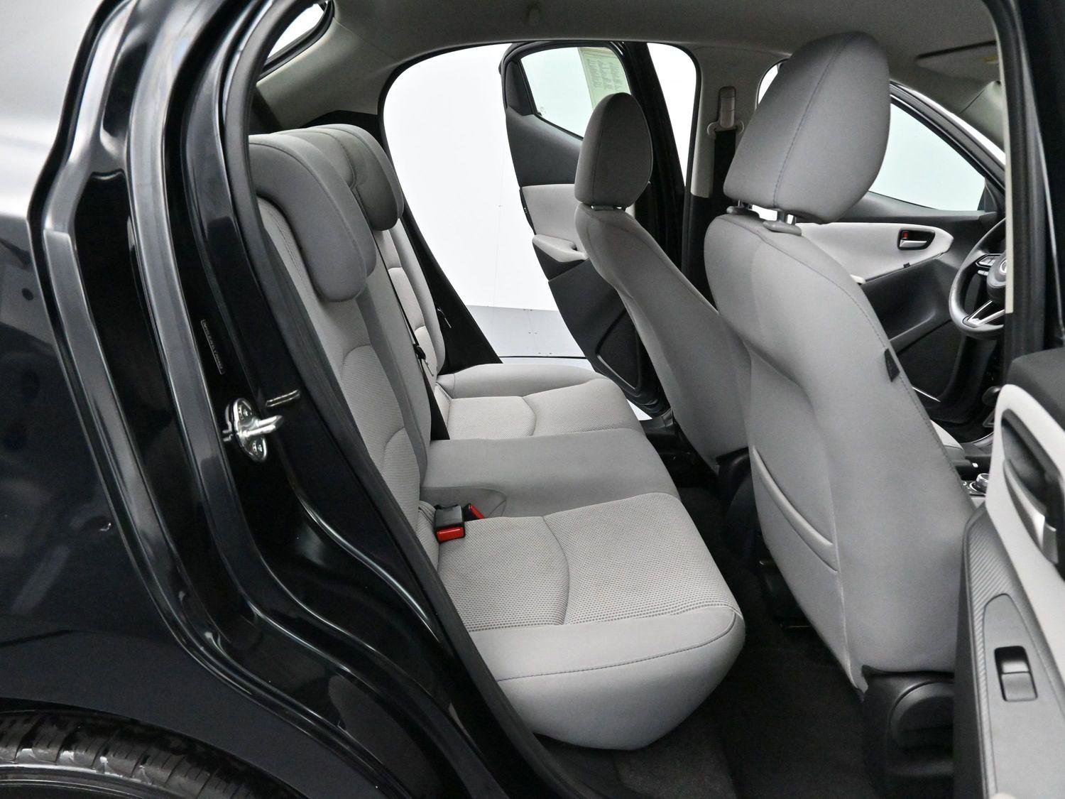 Used 2020 Toyota Yaris LE image 29