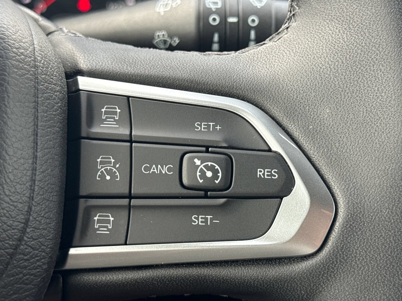 Used 2024 Jeep Compass Limited AWD/4WD image 27
