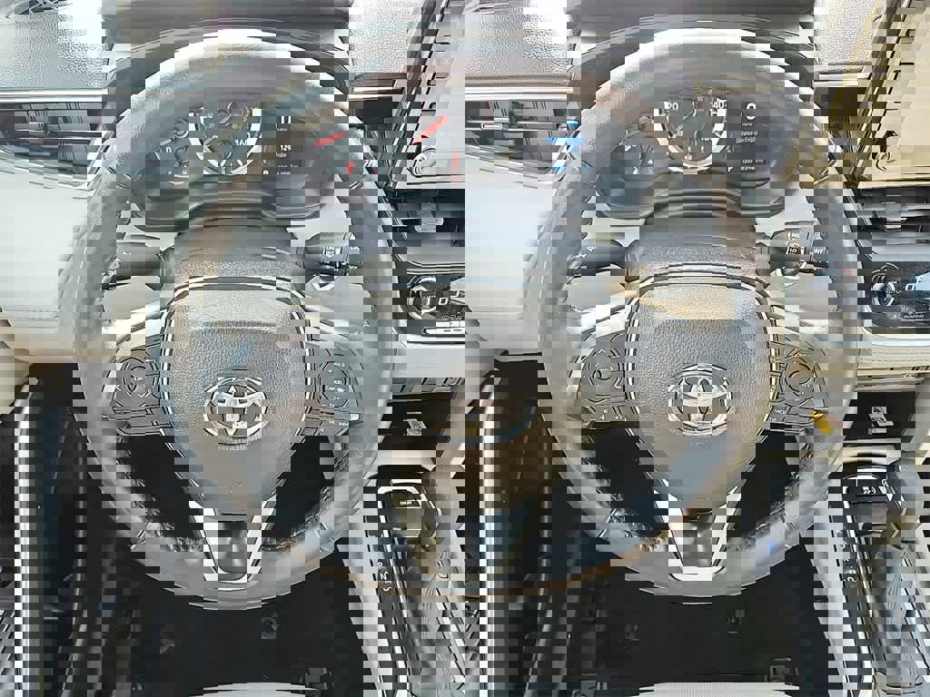 Used 2022 Toyota Corolla Cross LE image 16