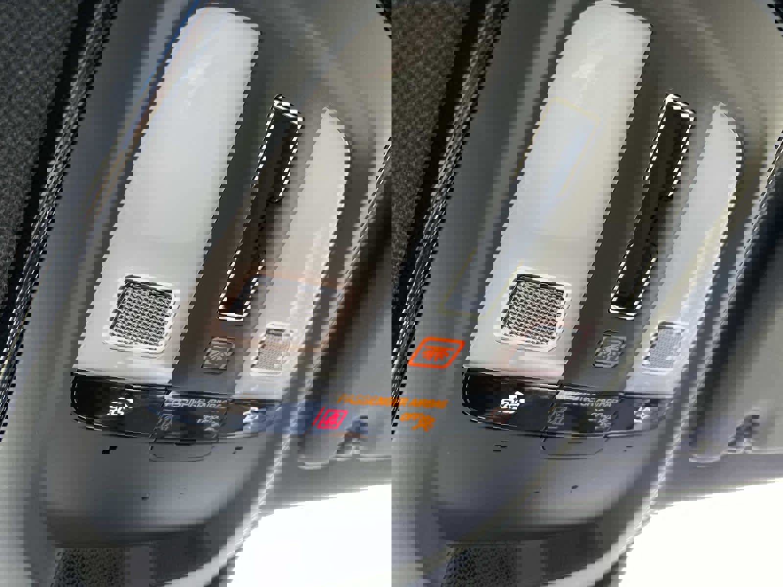 Used 2024 Volvo XC40 B5 Core image 20