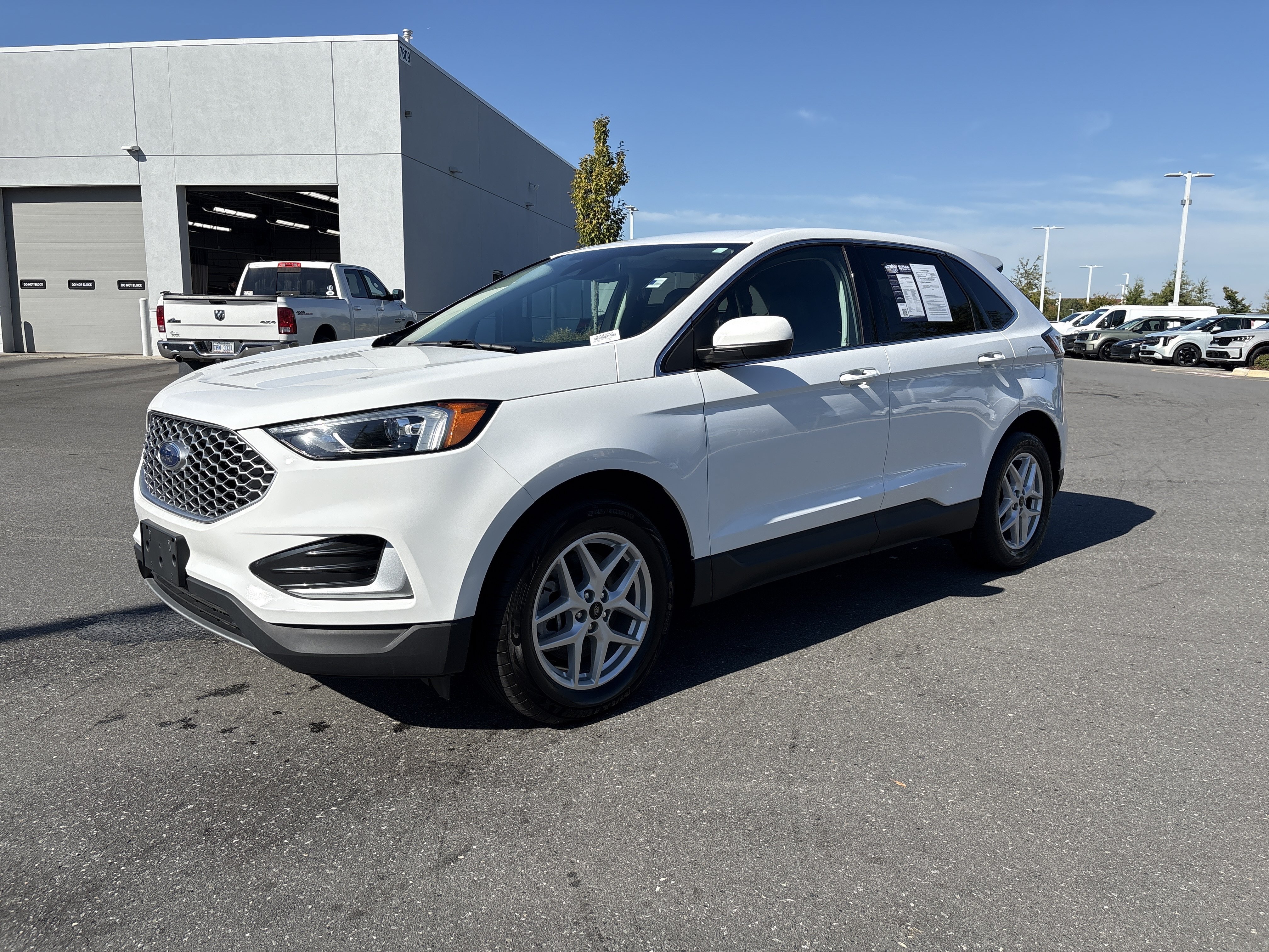 Used 2024 Ford Edge SEL AWD/4WD image 5