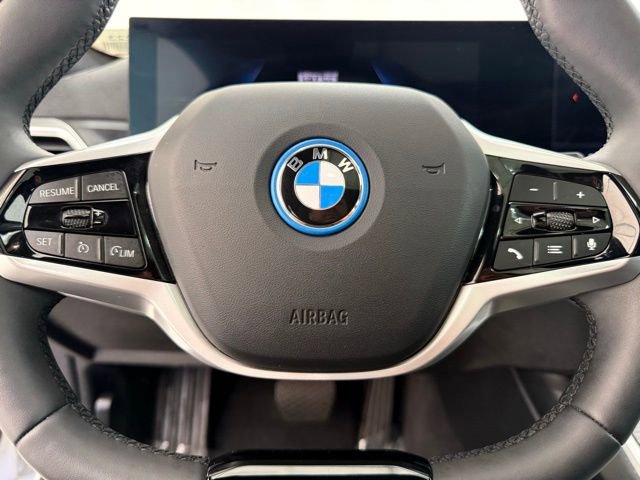 Used 2025 BMW i4 xDrive40i w/ Parking Assistance Package image 41