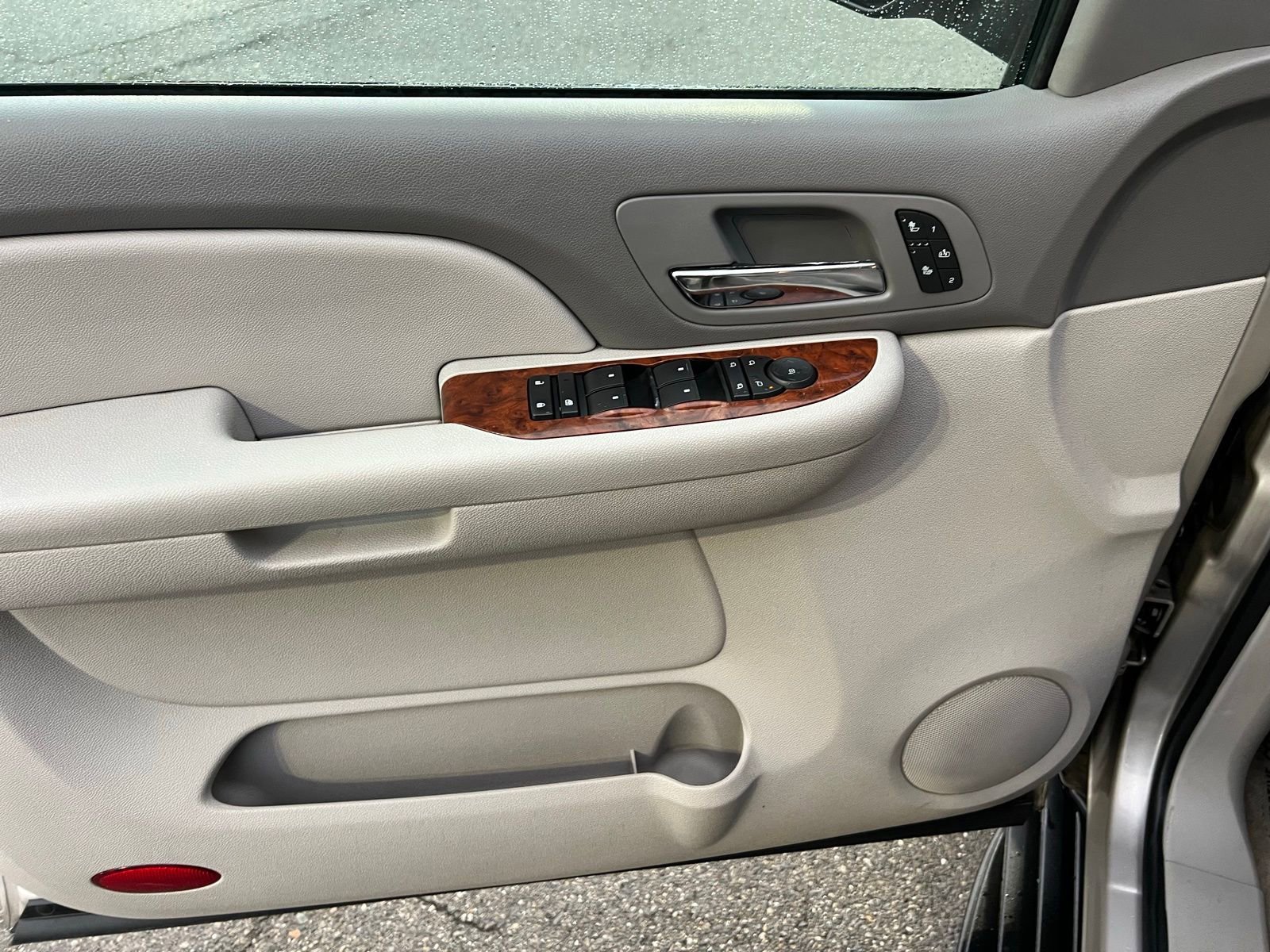 Used 2007 Chevrolet Tahoe LTZ w/ LTZ Preferred Equipment Group image 26