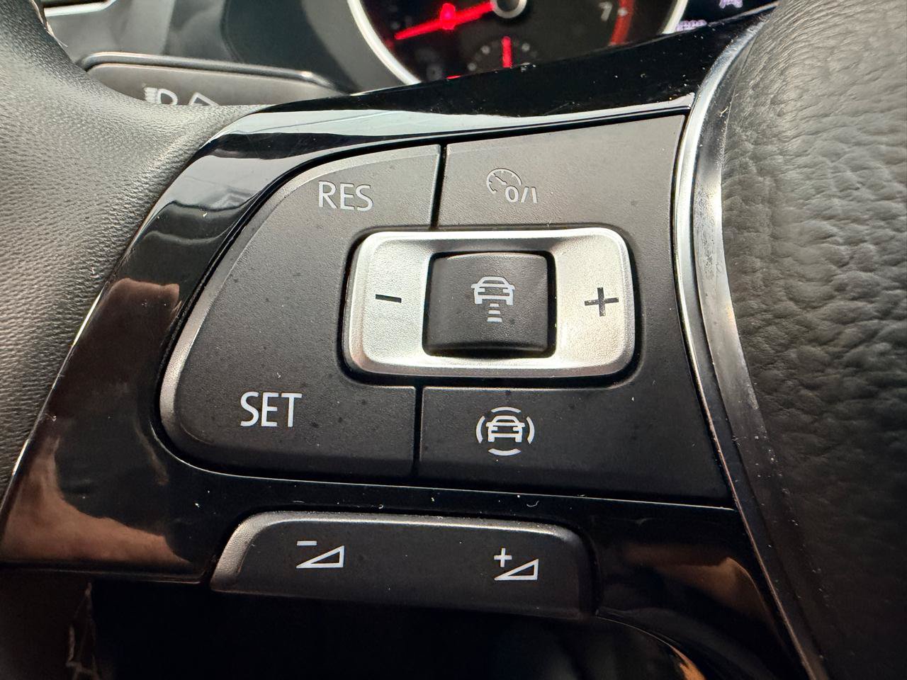 Used 2021 Volkswagen Tiguan S FWD image 36