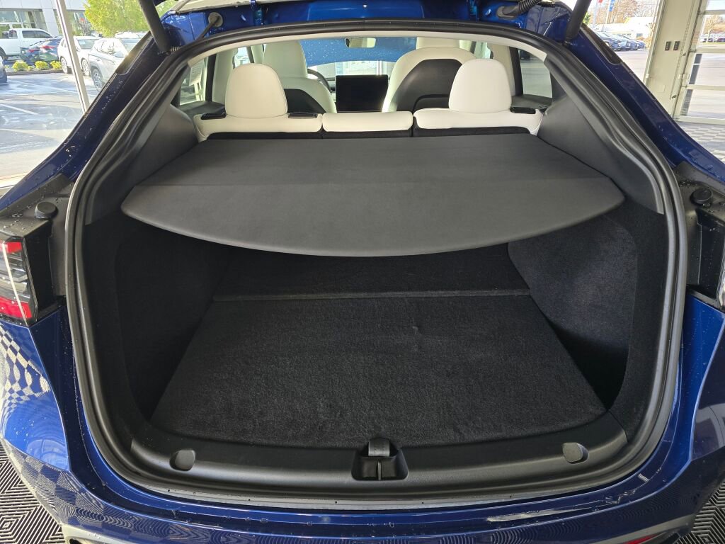 Used 2025 Tesla Model Y Long Range image 17