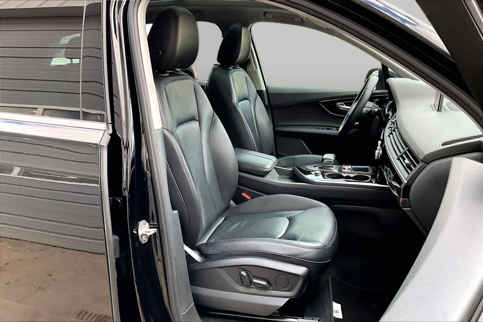 Used 2018 Audi Q7 3.0T Premium AWD/4WD image 9
