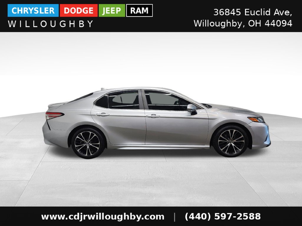 Used 2018 Toyota Camry SE w/ Audio Package FWD image 4
