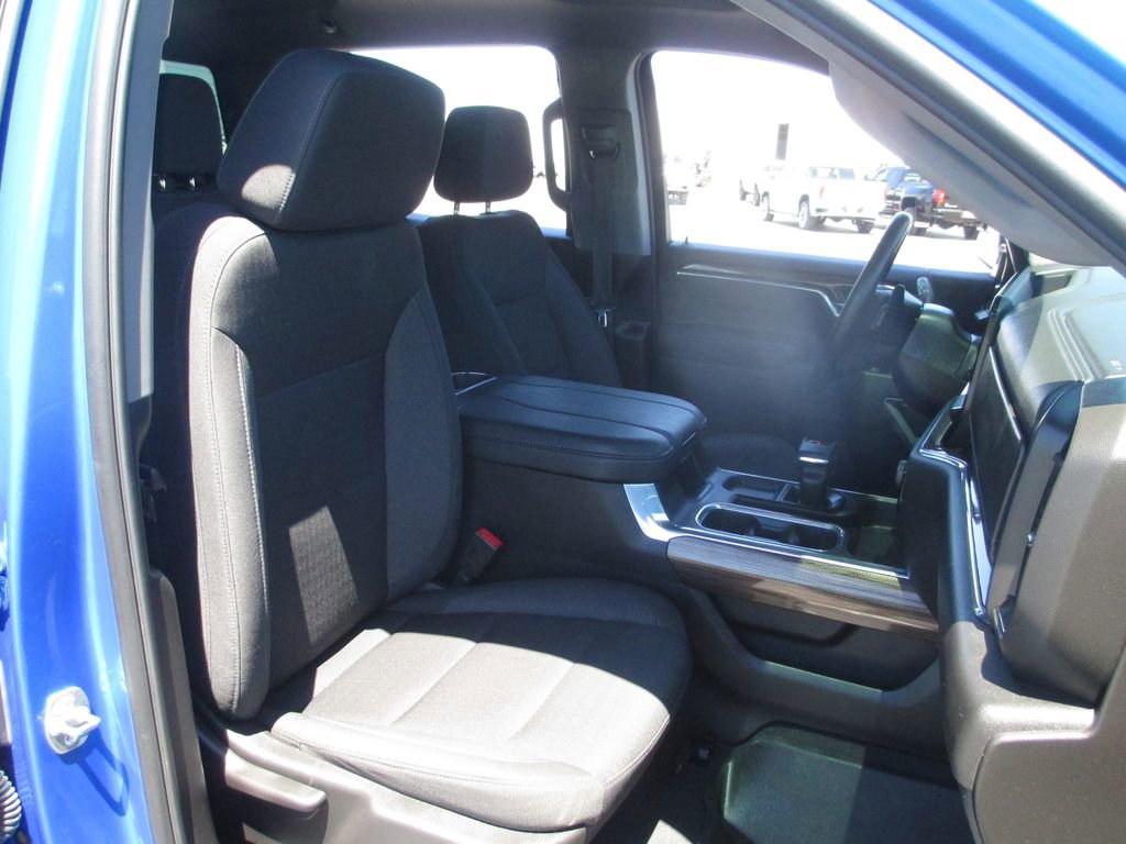 Used 2025 Chevrolet Silverado 1500 LT w/ Z71 Off-Road Package AWD/4WD image 24