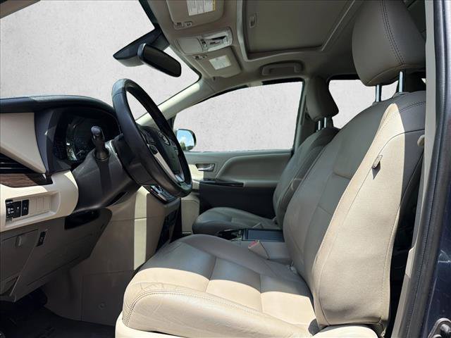 Used 2020 Toyota Sienna XLE Premium w/ Protection Package FWD image 12